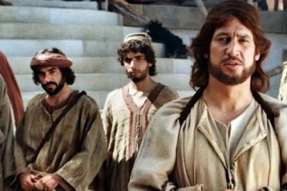 Tobias Moretti (conocido también por la serie policial «Rex») interpretó a San José en «José de Nazaret», película para televisión dirigida en 2000 por  Raffaele Mertes y Elisabetta Marchetti.