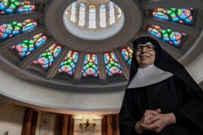 Sor Corona en la capilla de la Residencia San José, en Orense - Foto de Santi M. Amil para La Voz de Galicia