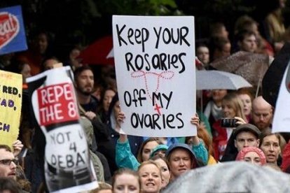 Manifestación pro-aborto, y de paso anticristiana - con 6.666 abortos, Irlanda paga ahora un diezmo de sangre de uno de cada 10 bebés