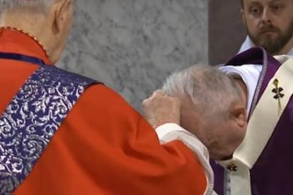 El Papa Francisco también recibió la imposición de cenizas en este inicio de Cuaresma