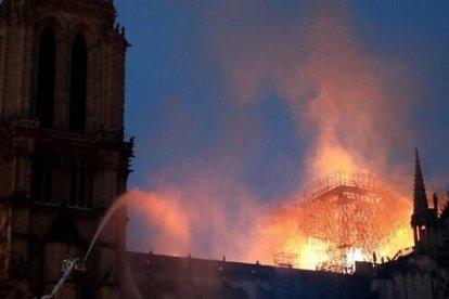 En los últimos años han ardido, por unos motivos u otros, numerosas catedrales e importantes iglesias francesas