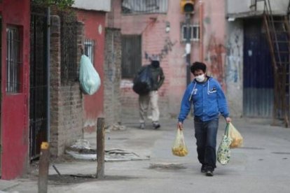 Cáritas Argentina ha lanzado eficaces programas comunitarios contra el coronavirus, usando sus redes de barrio