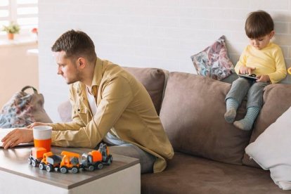 En el confinamiento y en la situación de pandemia el uso de pantallas en los niños se ha disparado