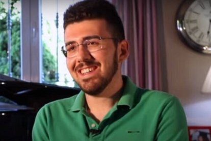 Alberto Muñoz se ha bautizado con 20 años, tras una experiencia con la enfermedad y el Camino de Santiago