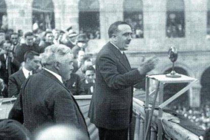 Marcelino Oreja Elósegui, orador apasionado en un mitin, asesinado por socialistas en 1934, dos años antes de la Guerra Civil