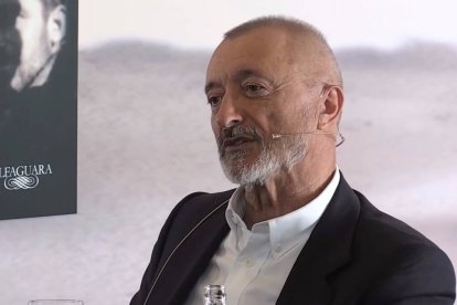 El novelista Arturo Pérez-Reverte ha logrado grandes éxitos con obras sobre los Tercios de Flandes, cuya causa (en última instancia, Trento) considera un error.