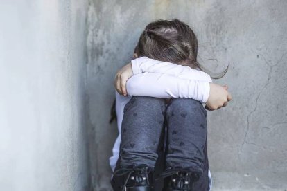 En el libro, el veterano mosén Alimbau habla del sufrimiento, con el que hay que aprender a convivir desde la infancia