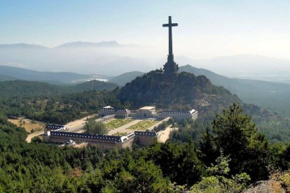 El Gobierno español está considerando la idea de destruir la Cruz del Valle de los Caídos.