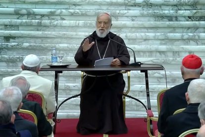 Tras cuarenta años como predicador de la Casa Pontificia, el padre Raniero Cantalamessa se dirigió al Papa y la Curia en las conferencias de Adviento como cardenal. En la imagen, la segunda predicación, el pasado 11 de diciembre. Foto: Vatican News.