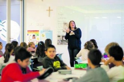 Torra en Cataluña, y Sánchez y Celaá en el resto de España, atacan los derechos de los padres a elegir la educación de sus hijos