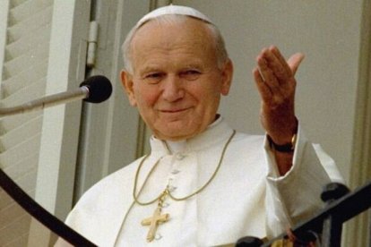 Juan Pablo II en 1989, el año de la caída de las dictaduras comunistas de Europa Oriental... su largo pontificado dejó un Magisterio lleno de sabiduría para el siglo XXI