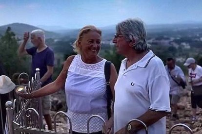 Romano y Silvana, en la colina de Medjugorje.
