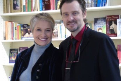 Assumpta Serna y Scott Cleverdon están inmersos en un viaje de exploración de la fe y apreciación de la Iglesia