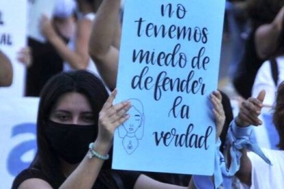El azul celeste representa a los defensores de la vida en Argentina - las asociaciones provida anuncian que no se rendirán contra el aborto