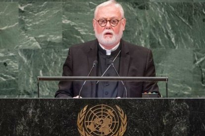 El arzobispo inglés Paul Richard Gallagher, responsable vaticano de Relaciones con los Estados, se marca un tanto de diplomacia internacional