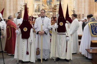 Daniel Cuesta Gómez, jesuita experto en religiosidad popular, pide defender esta expresión de la fe, que resiste al secularismo