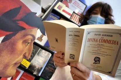 El 14 de septiembre se cumplirán setecientos años de la muerte de Dante Alighieri, cuya «Divina Comedia» es una de las obras cumbres de la literatura universal. Foto: ANSA.