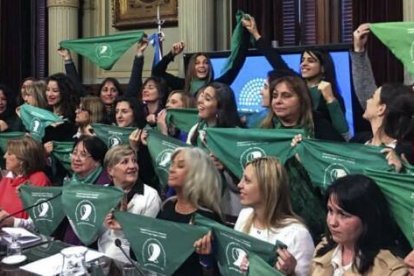 Activistas abortistas en Argentina, la mayoría a sueldo de una de las 20 asociaciones argentinas financiadas por la empresa internacional Planned Parenthood