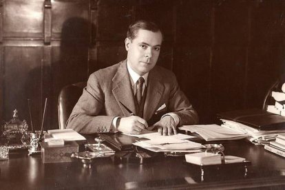 Federico Salmón fue ministro de Trabajo en dos ocasiones durante la II República. Fue fusilado en Paracuellos en 1936