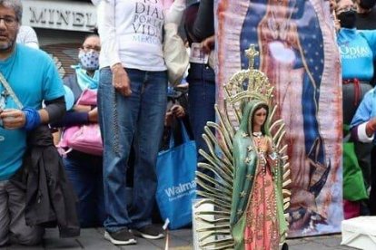 Imágenes de la Virgen de Guadalupe en una oración de 40 Días por la Vida
