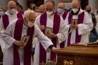 La misa de exequias de la fundadora de la Obra de la Iglesia, la Madre Trinidad, se celebró el pasado 1 de agosto en Roma.