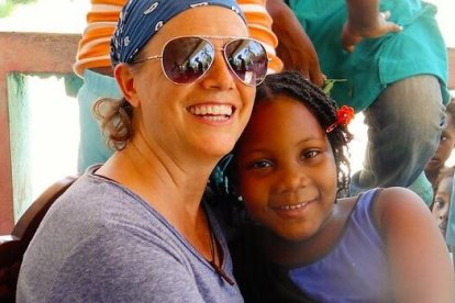 Una Isa Solá sonriente... la mayor parte de su trabajo misionero fue con niños