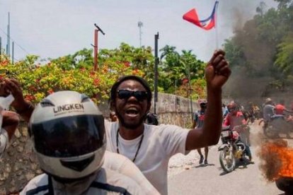 Bandas violentas y disturbios y crisis política empeoran la situación de un país golpeado por la miseria y el hambre