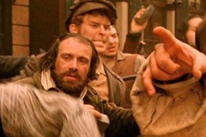 Gangs of New York (2002), de Martin Scorsese, una película donde está latente el conflicto religioso entre protestantes y católicos.