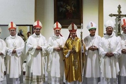 Obispos de El Salvador en una reunión de 2020