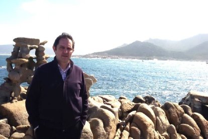 José Ramón Amor Pan es doctor en Teología Moral, diplomado en Derecho y director del Máster de Bioética del Colegio Oficial de Médicos de La Coruña