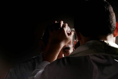 Después de confesarse, Eduardo decidió abandonar la vida homosexual y ya van 10 años luchando por mantener la castidad.