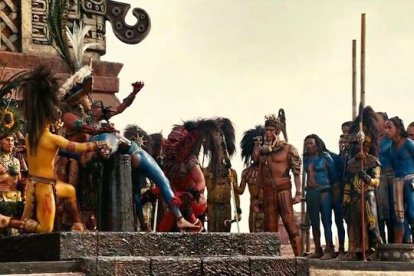 La realidad de los sacrificios humanos en la América precolombina, tal como la reflejó «Apocalypto» (2006) de Mel Gibson.