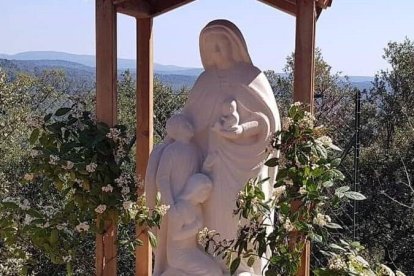 Imagen de Nuestra Señora de la Vida dedicada recientemente en el santuario de Cotignac