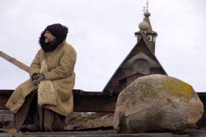Pyotr Mamónov, como monje en la exitosa película de 2006 La Isla (Ostrov)