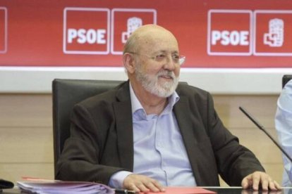 Tezanos es, públicamente, un activista del Partido Socialista y quizá eso explica los extraños resultados del CIS en sus dos años al mando