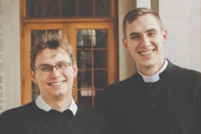 Los hermanos Henry y Edward Hoffmann crecieron en una familia protestante y hoy son ambos sacerdotes católicos.