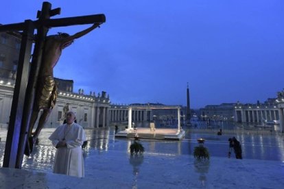 El 27 de marzo de 2020 se produjo uno de los momentos que pasarán a la historia de la Iglesia / Fotos Vatican Media