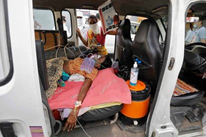 En India los contagios están disparados y falta oxígeno para atender a tantos pacientes