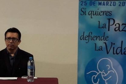 Erik Carvajal, músico y médico provida, impulsa la canción Si Quieres Paz Defiende la Vida