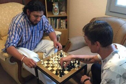 Álvaro Sicán habla sobre su labor en el Hogar de Acogida de Zaragoza perteneciente a la Fundación Obra Mercedaria.