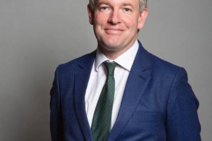 Danny Kruger preside el grupo parlamentario "Dying Well" contra la eutanasia.