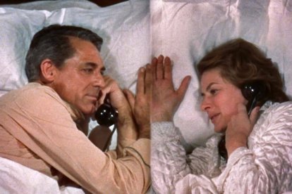 Cary Grant e Ingrid Bergman en 'Indiscreta' (1958), de Stanley Donen, con un truco del director para visualizar una escena de cama en una escena que sucede en dos camas distintas.