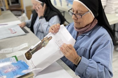 Los beneficios obtenidos por la venta del pack conmemorativo de las dominicas de Lerma irán destinados a las religiosas  de su congregación que permanecen en Ucrania.