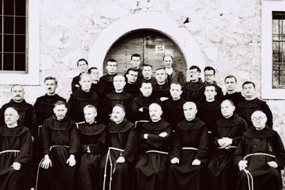 Imagen con algunos de los mártires de Široki Brijeg, en Herzegovina