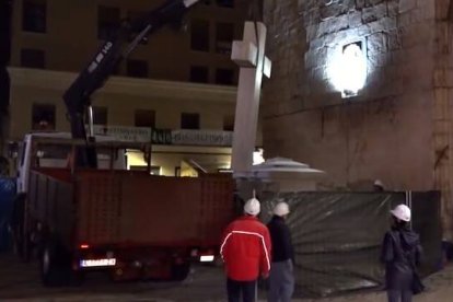 En enero de 2018 fue arrancada con nocturnidad la cruz de la parroquia de Callosa de Segura (Alicante) por orden del alcalde socialista.