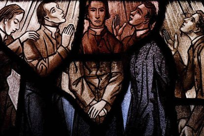 Vidriera en la catedral de Shreveport con los cinco sacerdotes