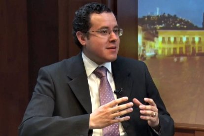 Álvaro Mejía es uno de los co-directores de un gran congreso internacional sobre el presidente mártir Gabriel García Moreno. Foto: captura canal Colegio de Abogados de Pichincha.