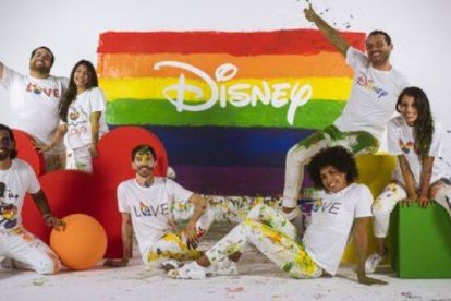 Un empleado homosexual de Disney renuncia al colectivo LGTB por su apoyo al adoctrinamiento de los niños desde la gran pantalla.