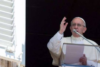 El Santo Padre durante el rezo del Angelus de este domingo