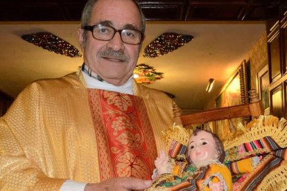 El padre José Cuperstein fue ordenado sacerdote en 1993
